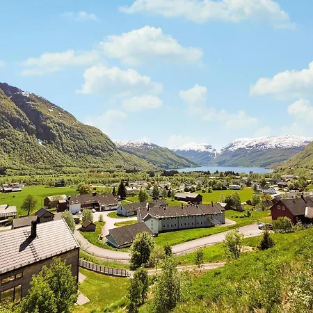 4 Bedroom Cozy In * Røldal