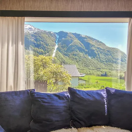 Cozy In With House A Mountain View
